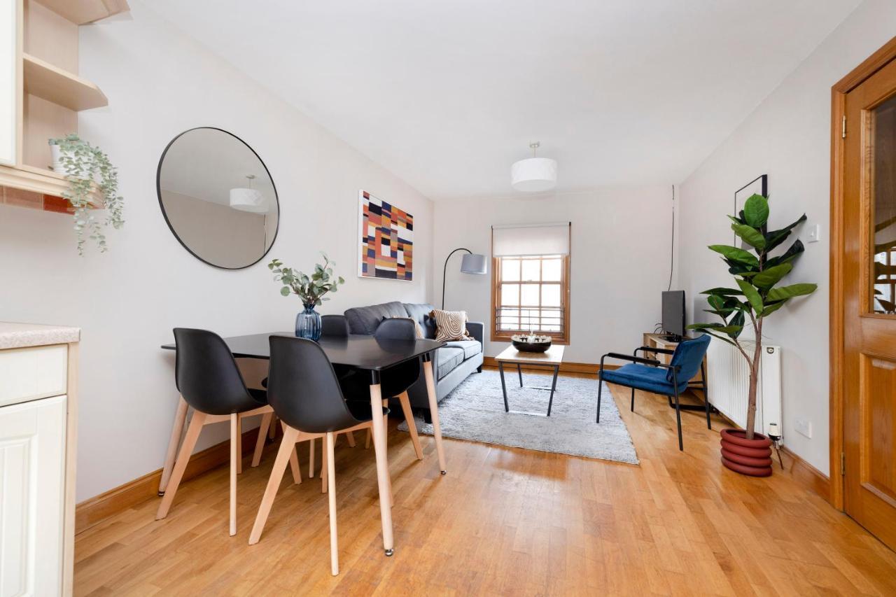 Joivy Bright And Cosy Flat Near The Scotland Gallery Эдинбург Экстерьер фото